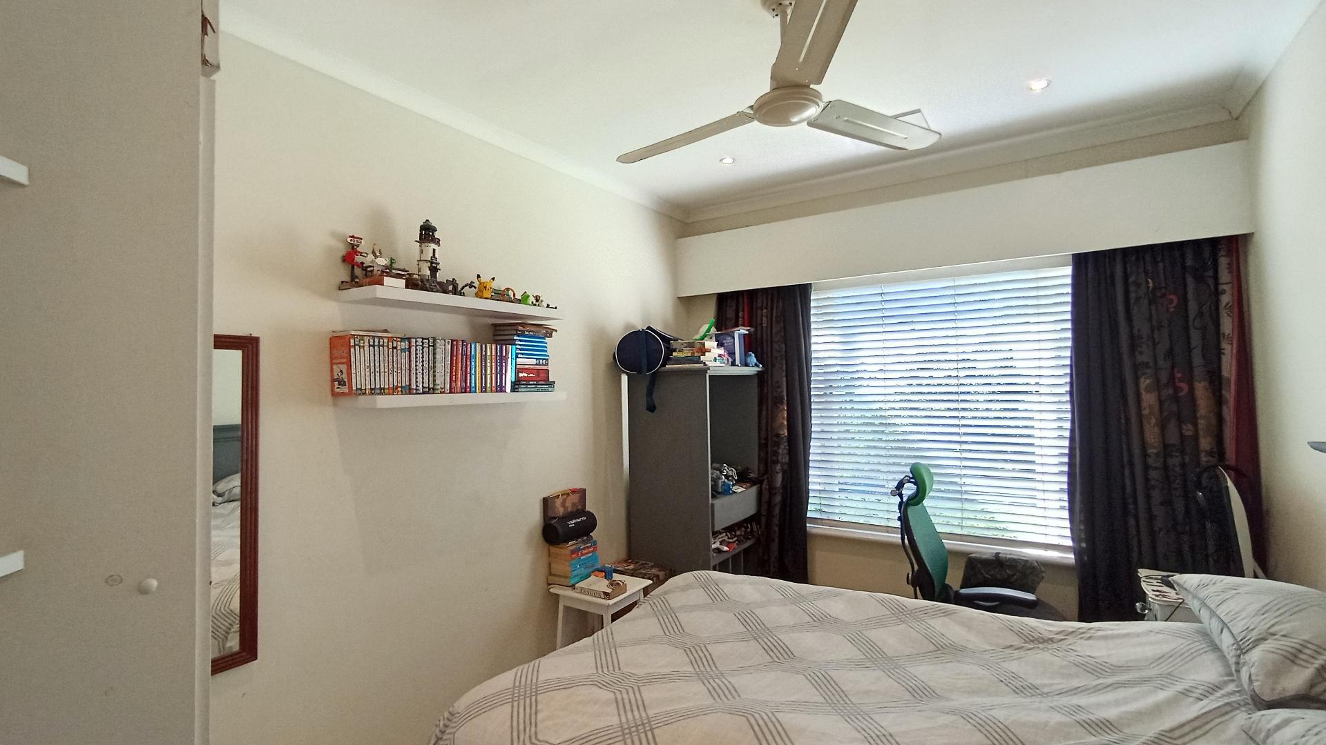 Bed Room 1 - 13 square meters of property in Berea West 