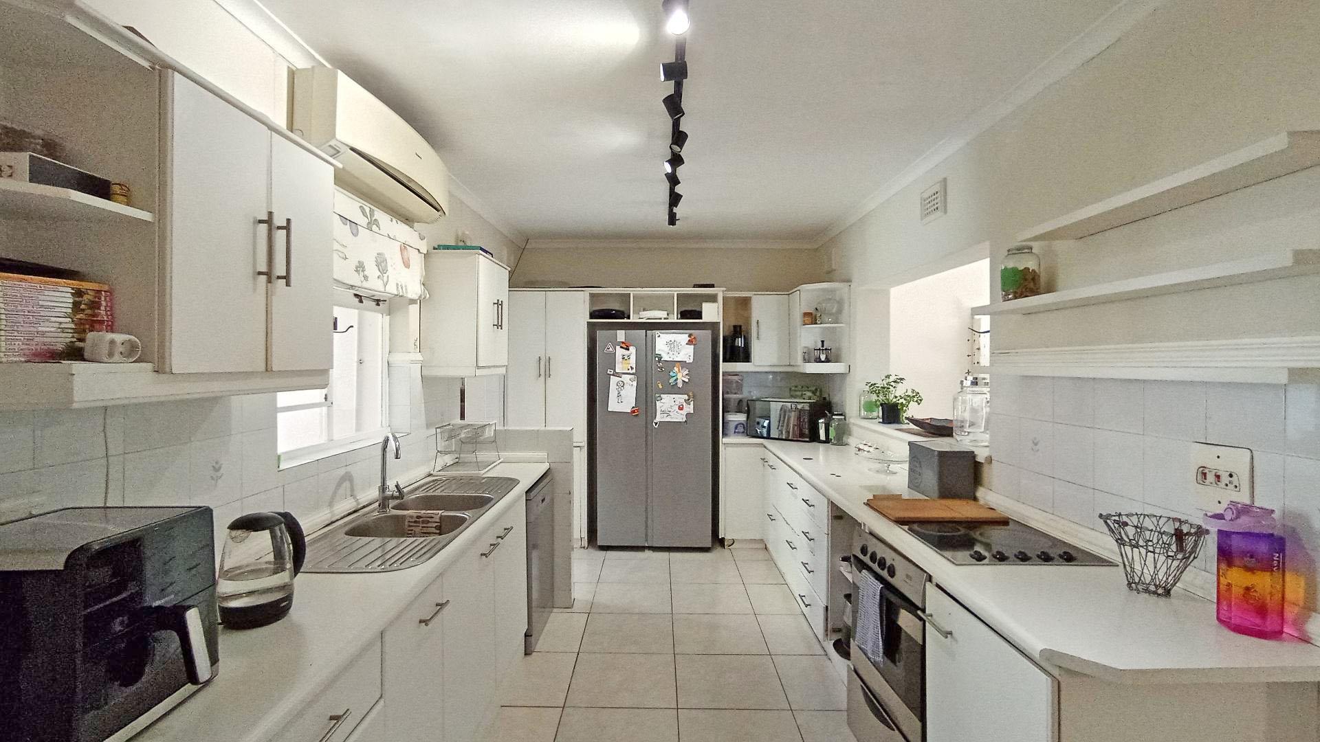 Kitchen - 37 square meters of property in Berea West 