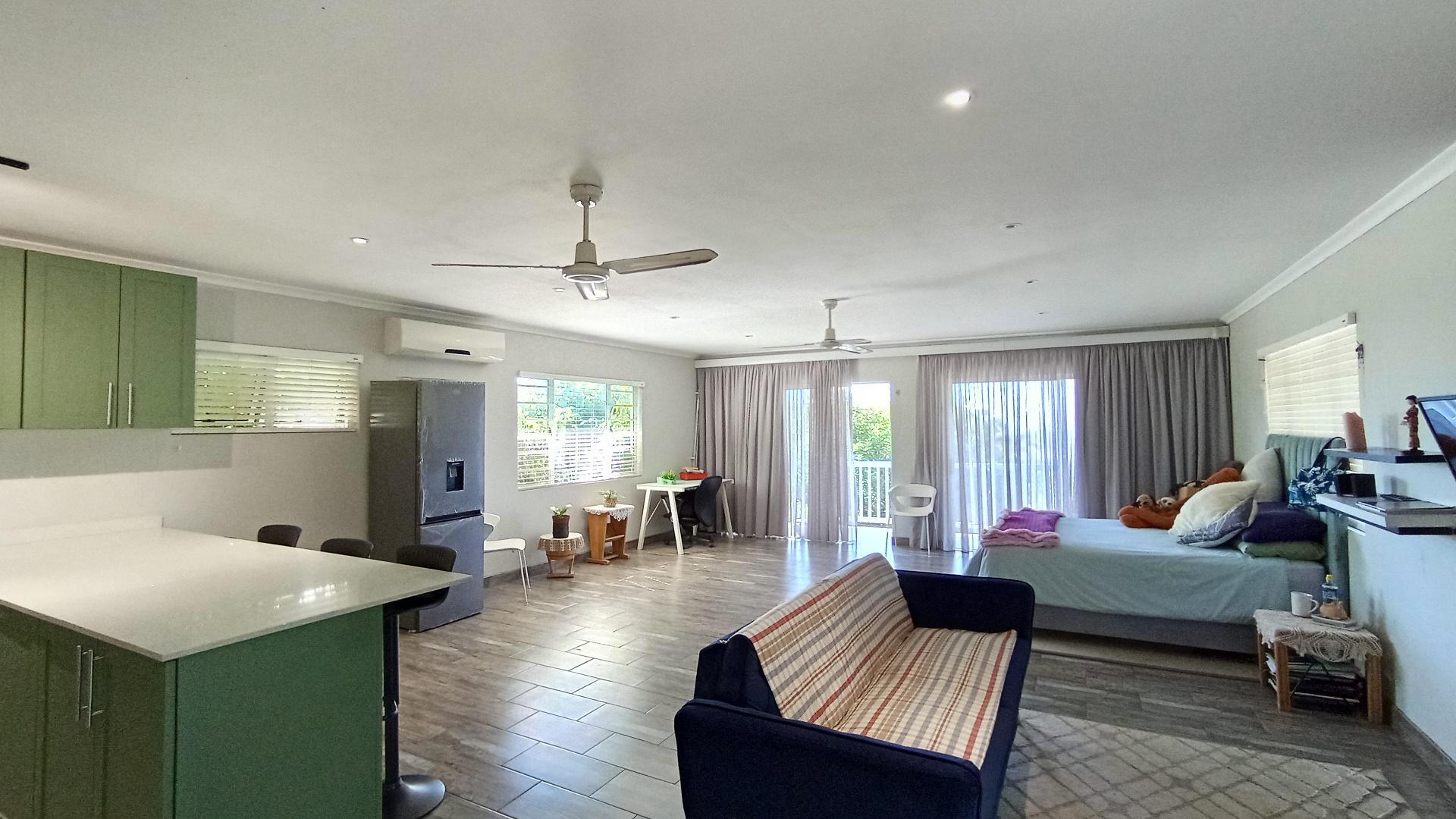 Flatlet - 59 square meters of property in Berea West 