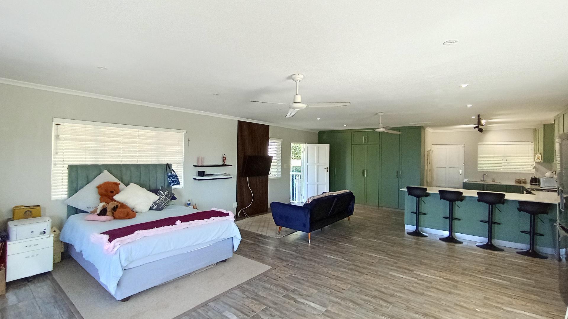 Flatlet - 59 square meters of property in Berea West 