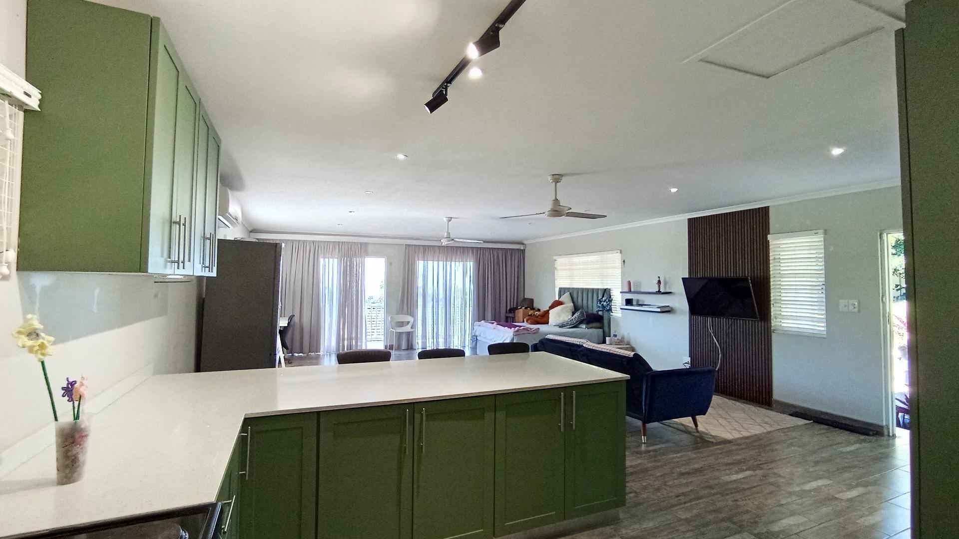 Kitchen - 37 square meters of property in Berea West 