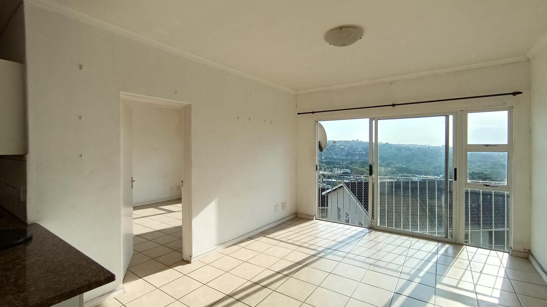 Lounges - 18 square meters of property in Sea View 