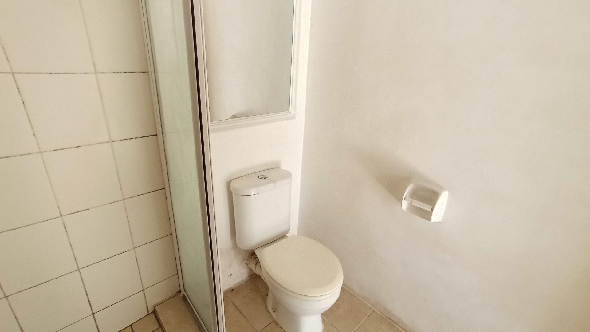 Main Bathroom - 5 square meters of property in Sea View 