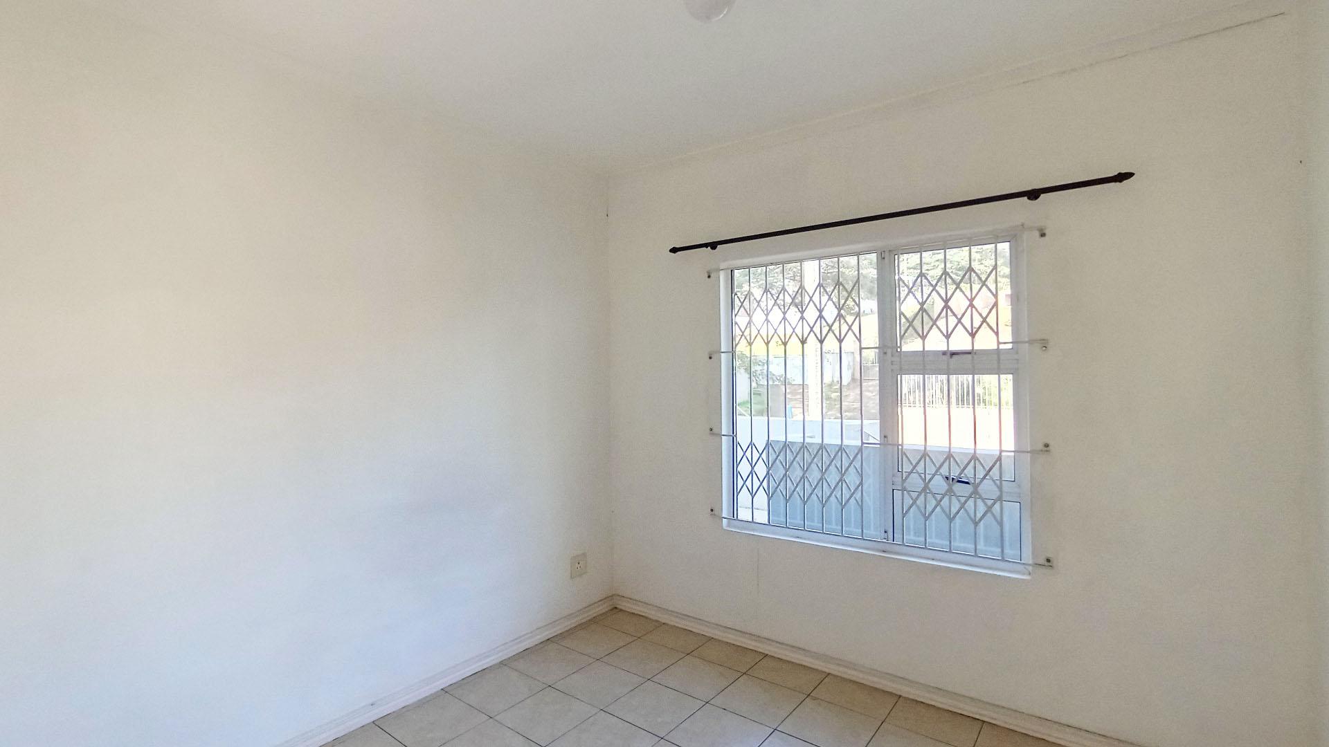 Bed Room 1 - 12 square meters of property in Sea View 