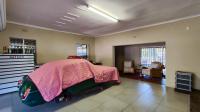Garage - 125 square meters of property in Walkerville