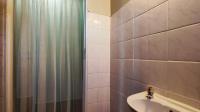 Spaces - 121 square meters of property in Walkerville
