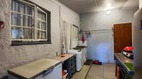 Spaces - 121 square meters of property in Walkerville