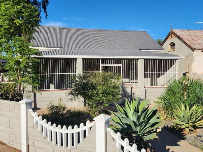 2 Bedroom House to Rent in Oudtshoorn - Property to rent - MR677003