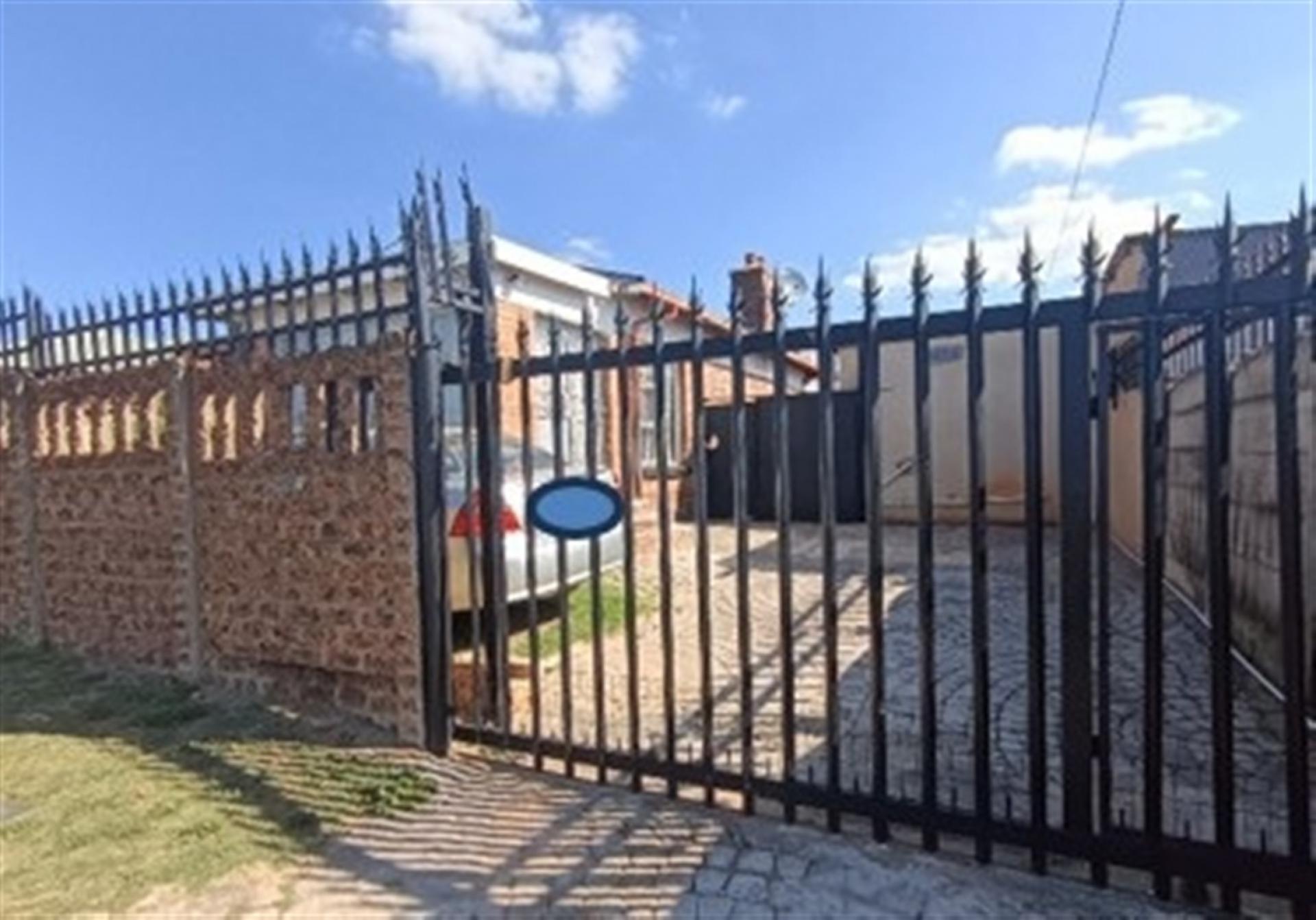 Front View of property in South Hills