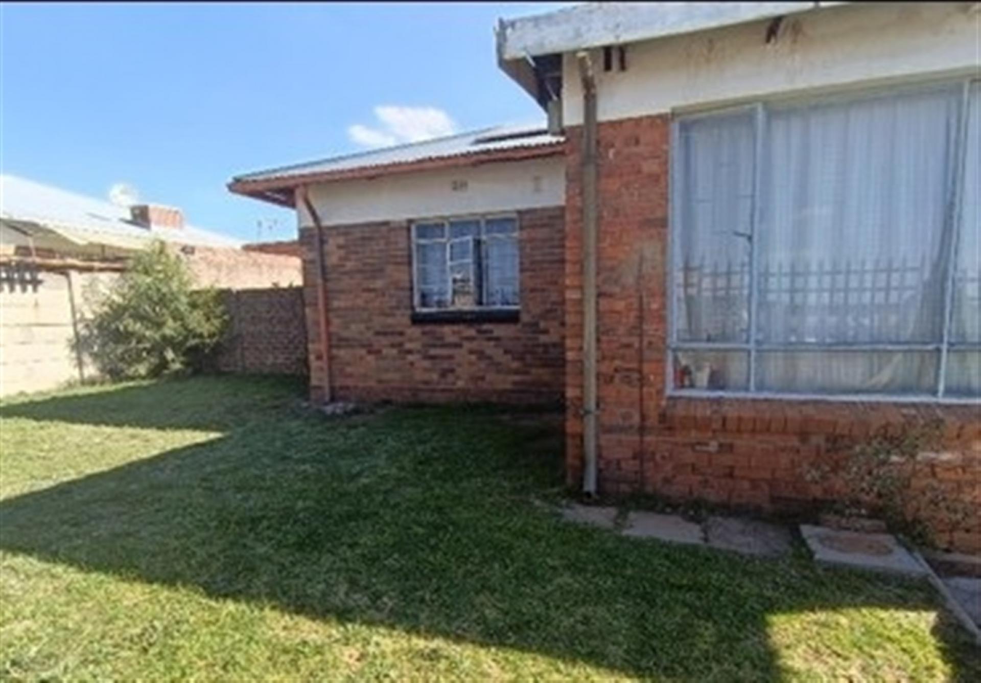 Front View of property in South Hills