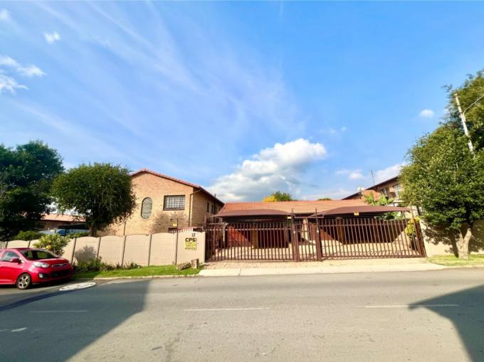 3 Bedroom Simplex for Sale For Sale in New Redruth - MR677057