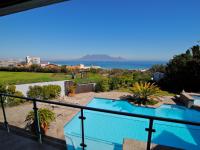  of property in Bloubergstrand