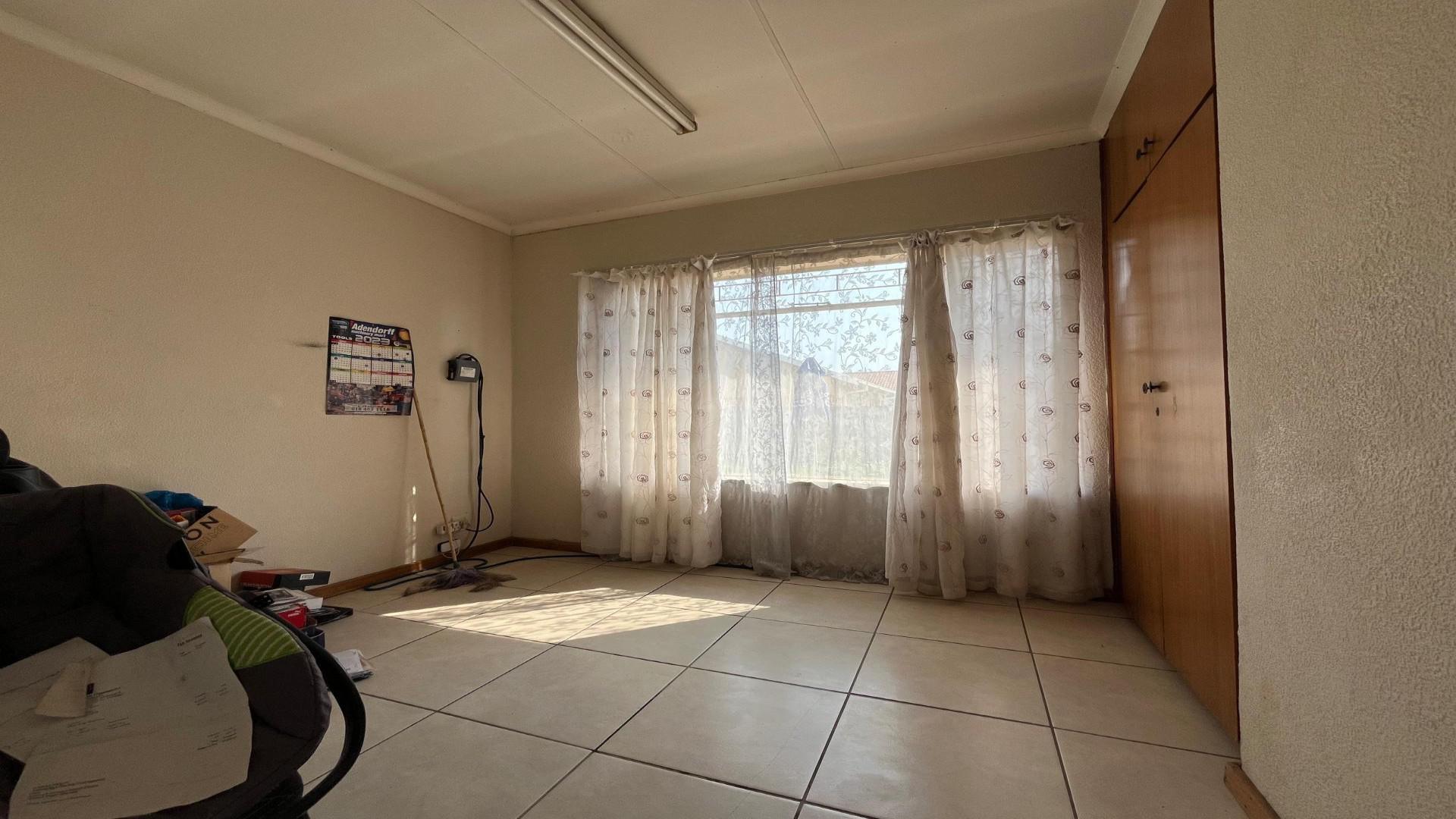 Bed Room 4 of property in Meiringspark