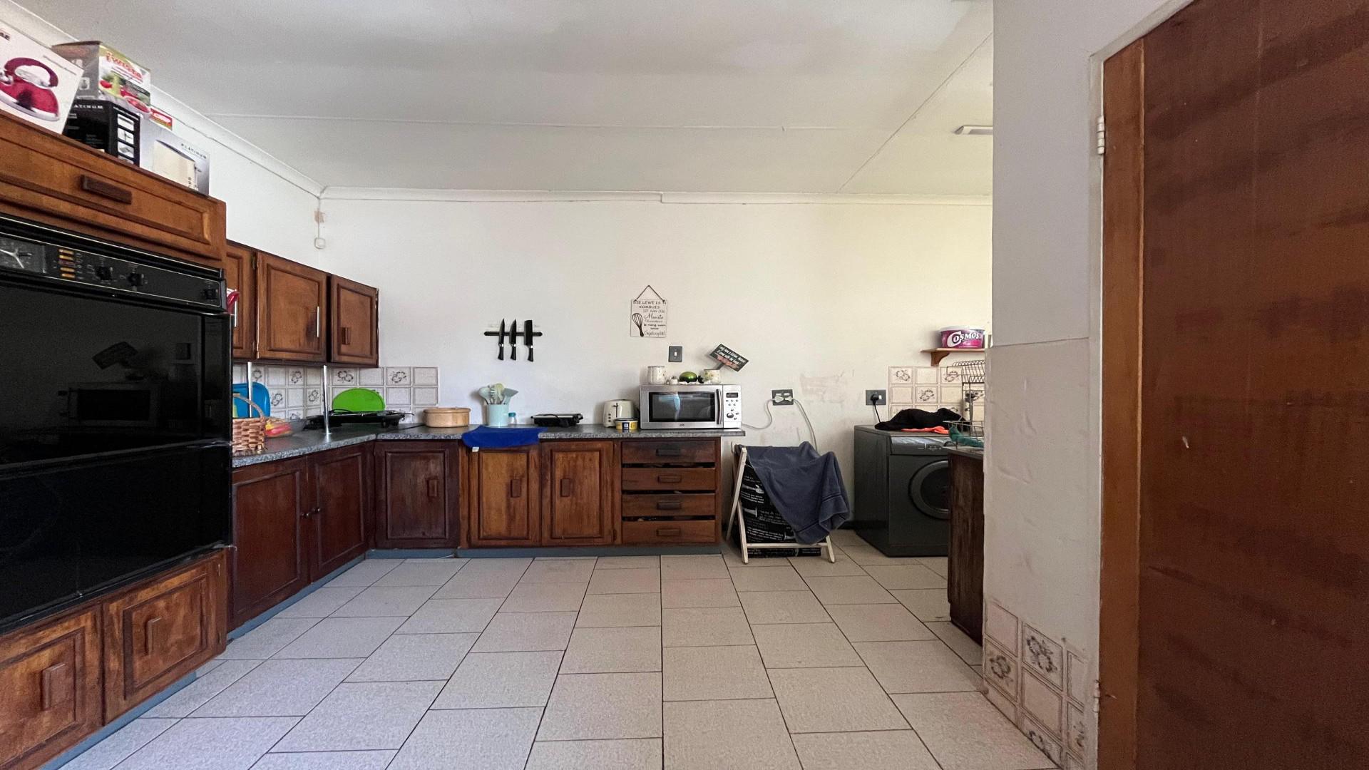 Kitchen of property in Meiringspark