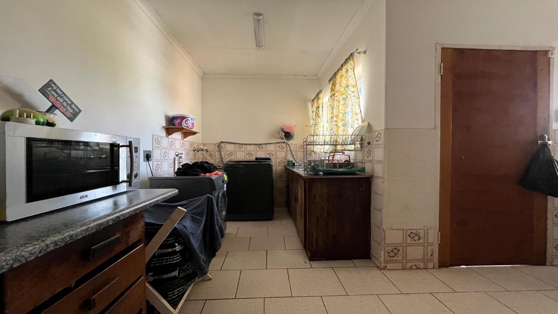 Scullery of property in Meiringspark