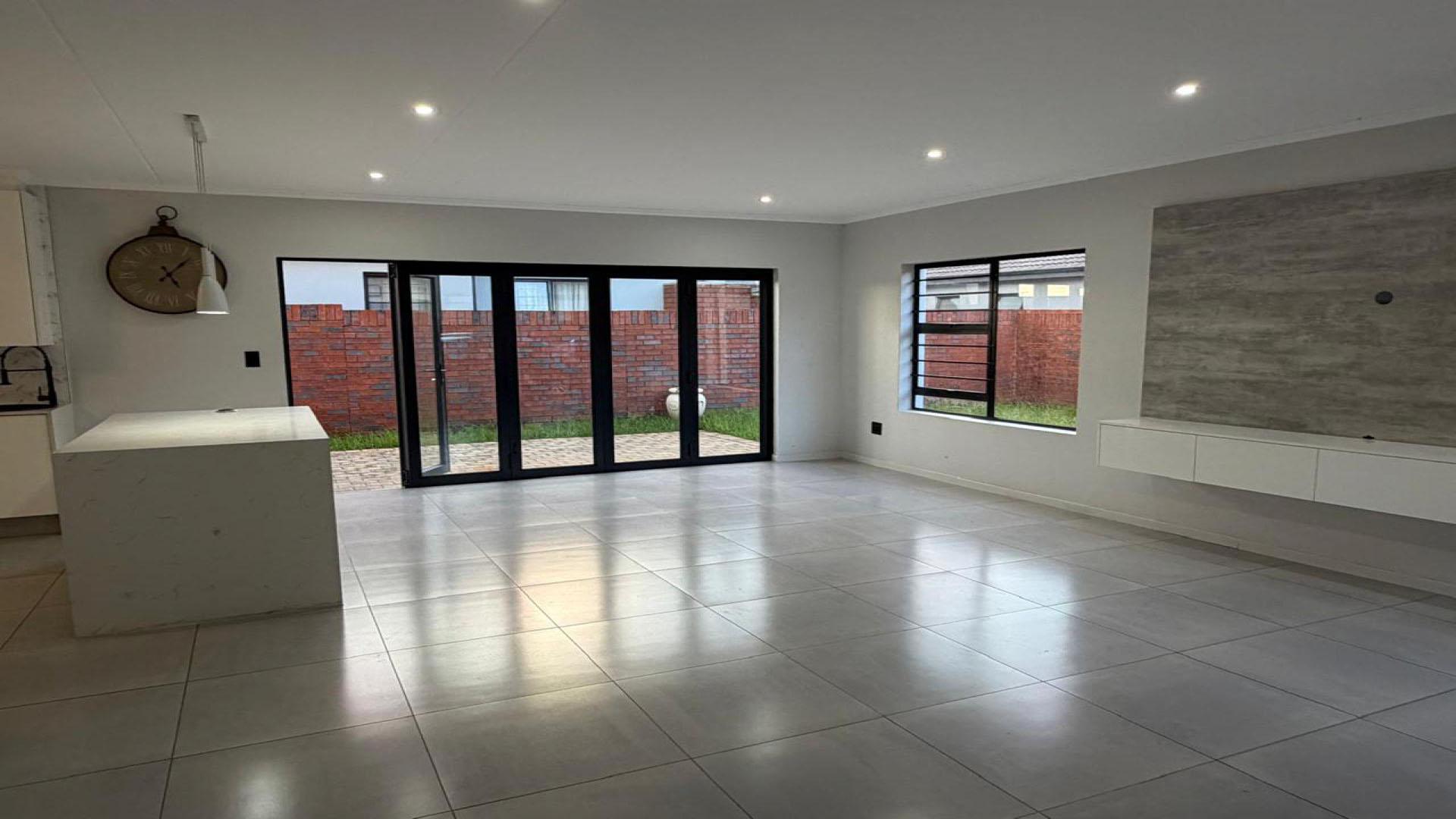 Lounges of property in Caro Nome AH