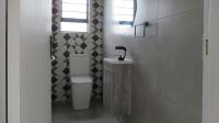 Guest Toilet - 2 square meters of property in Caro Nome AH
