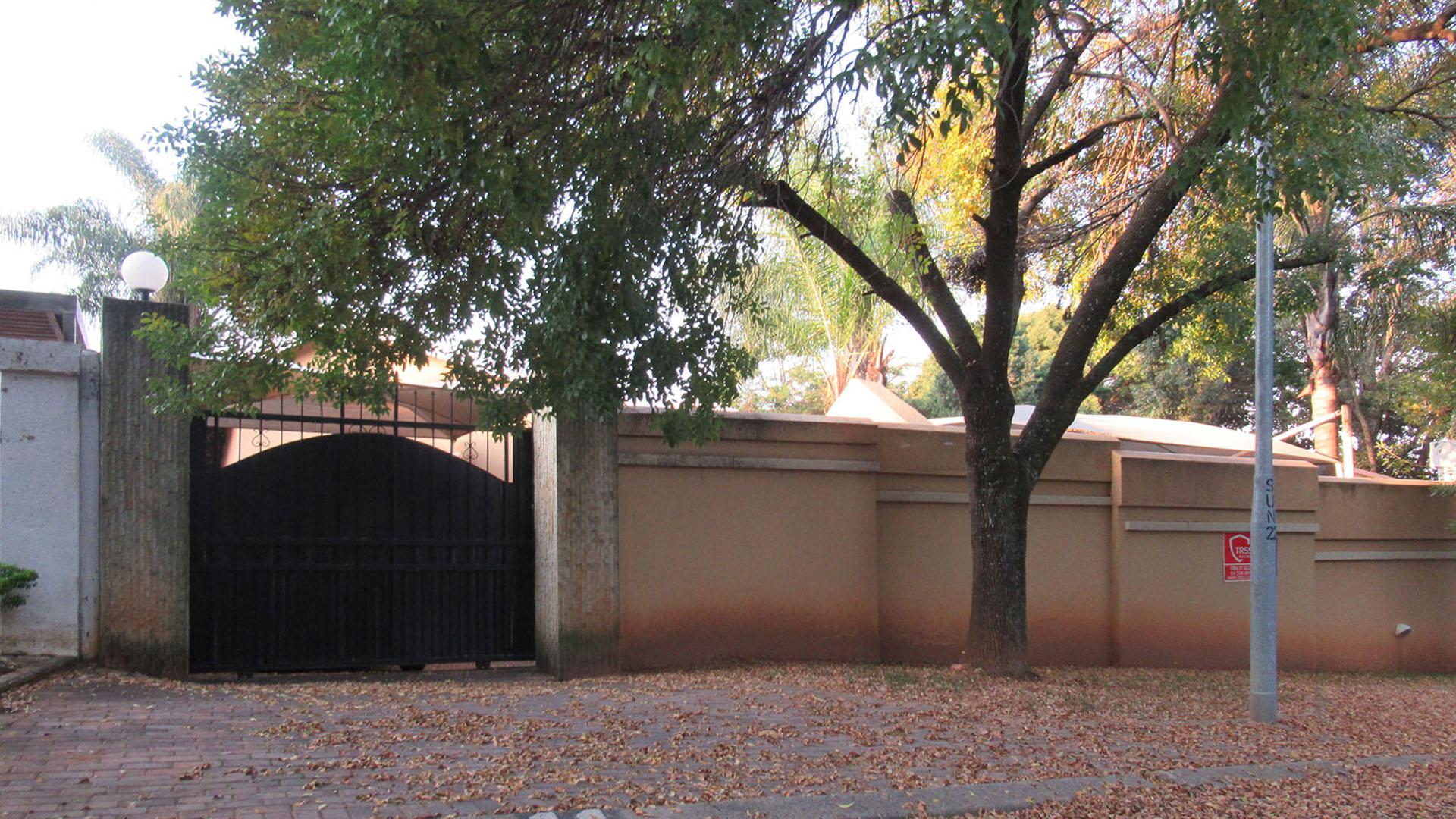 Front View of property in Sundowner