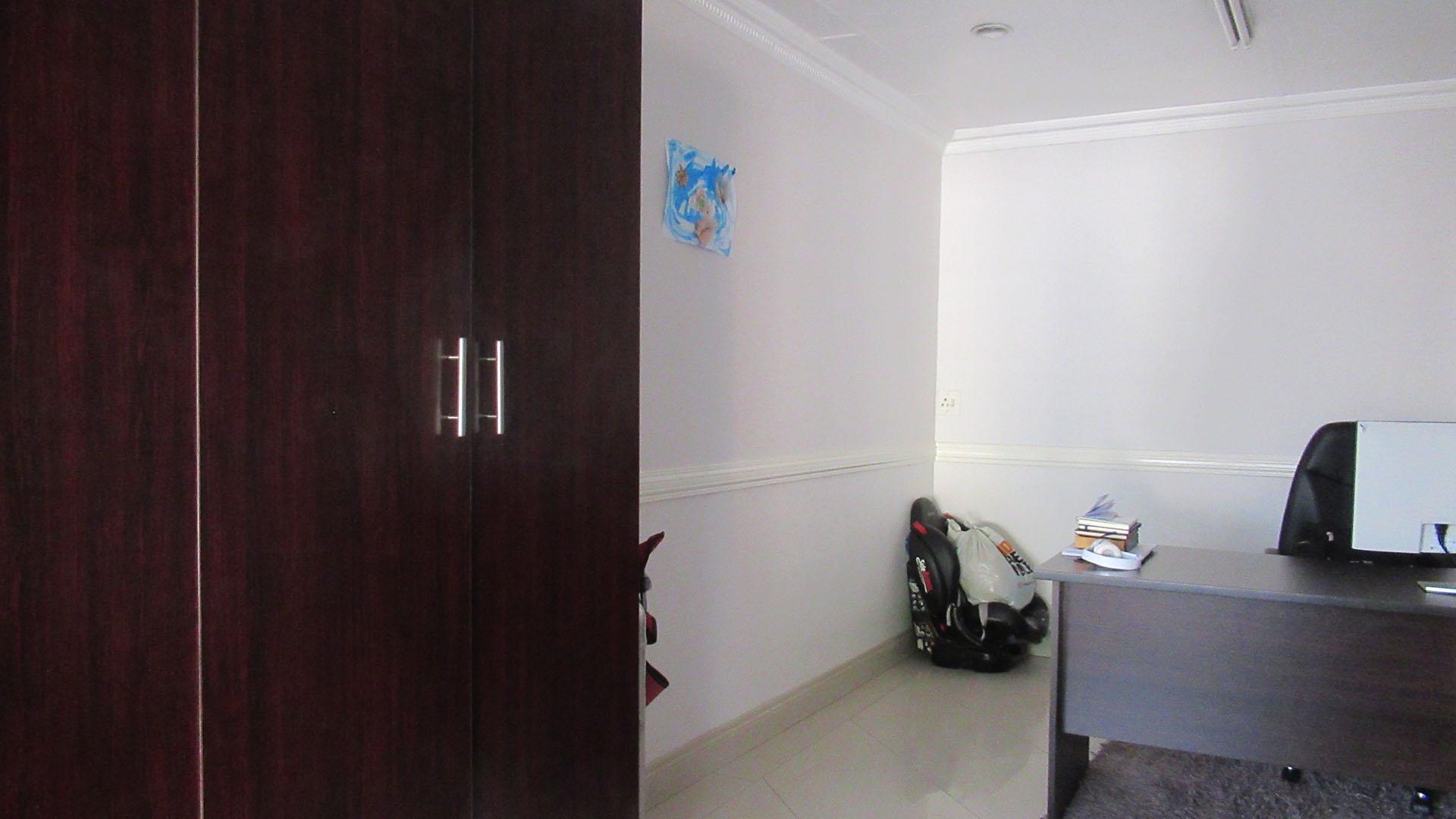Study - 19 square meters of property in Sundowner