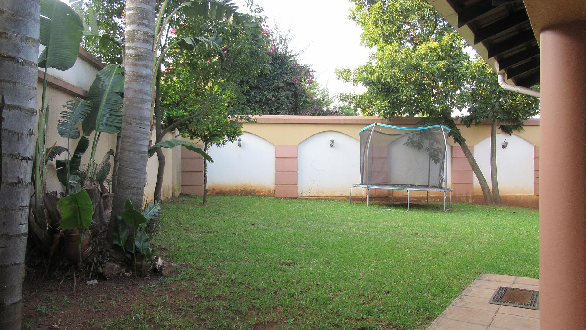 Backyard of property in Sundowner