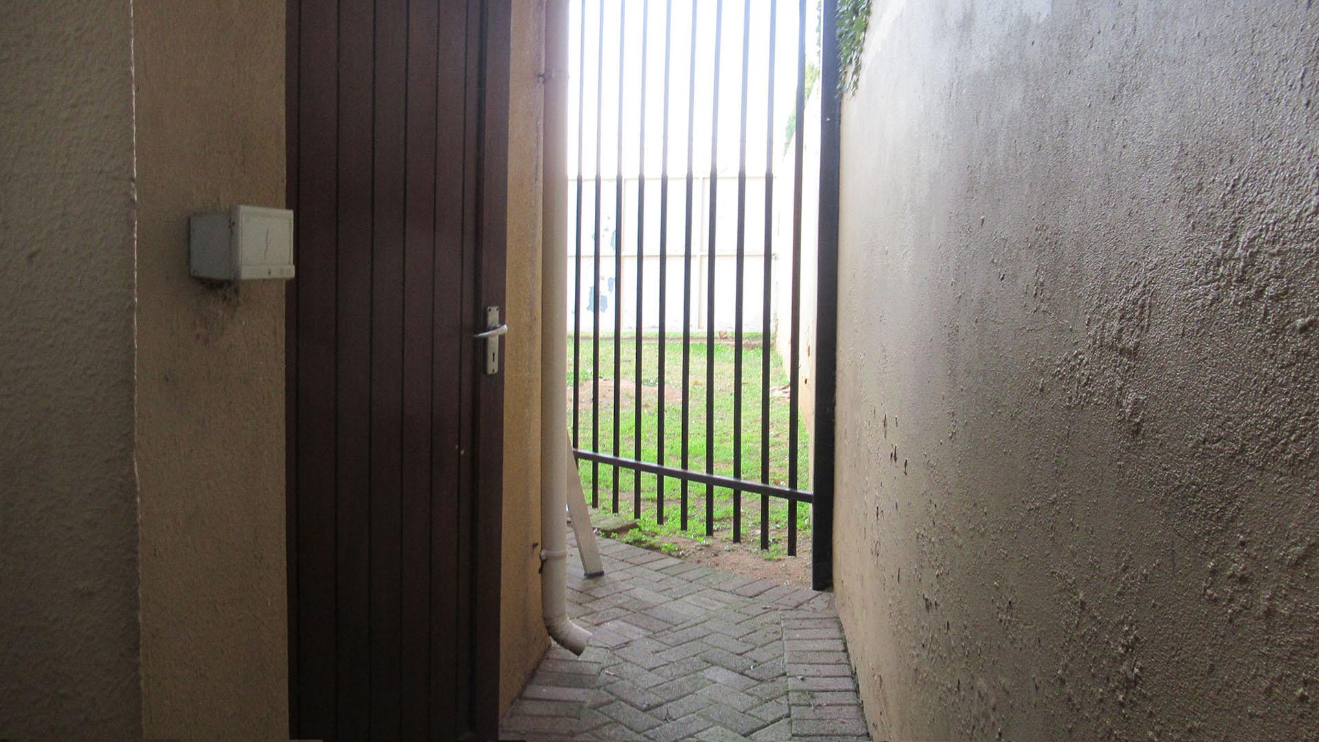 Backyard of property in Sundowner