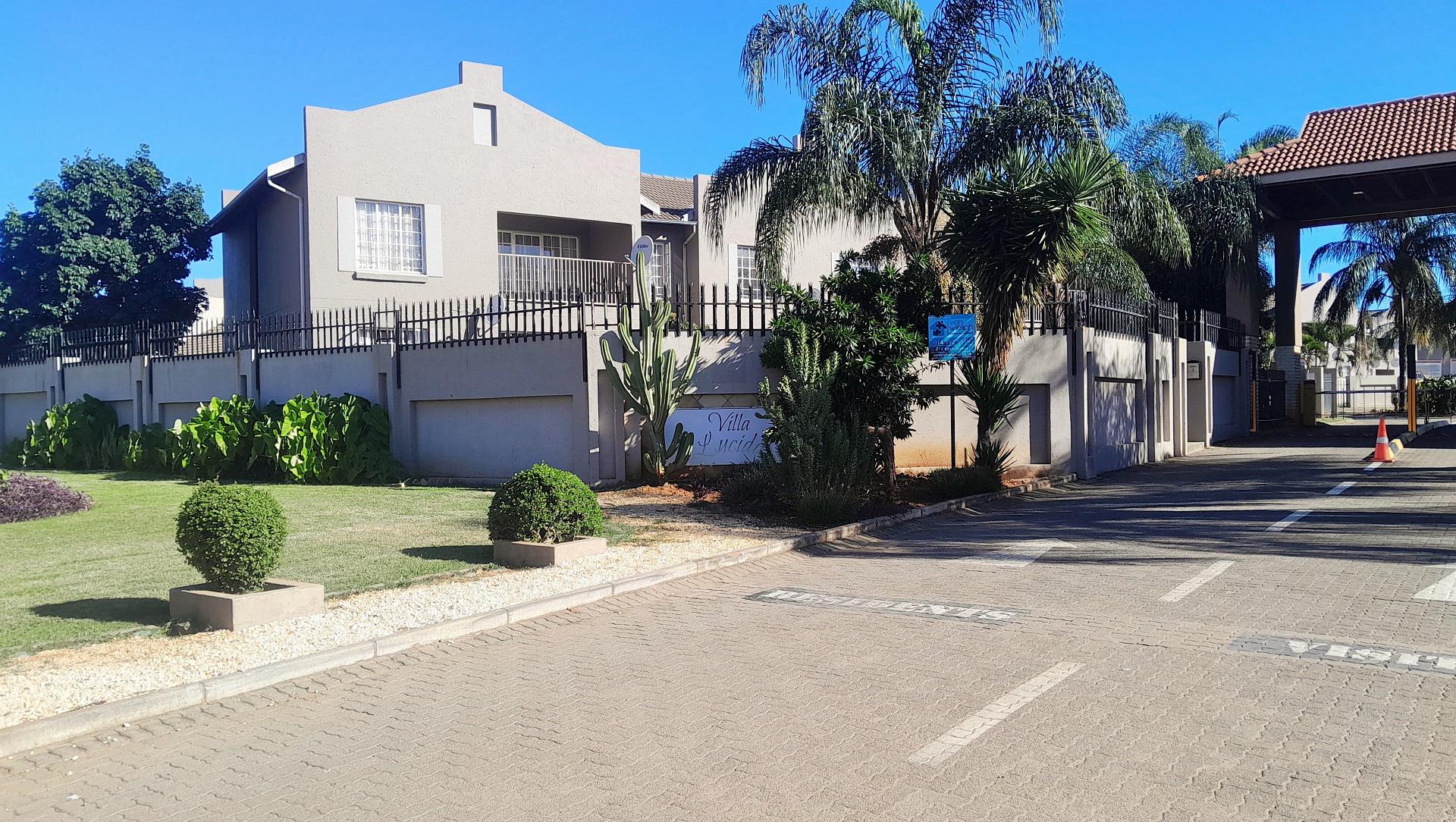 Front View of property in Waterval East