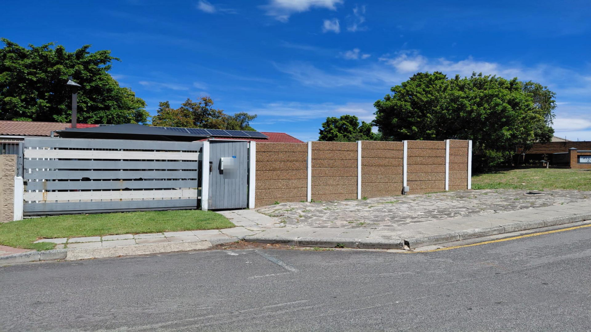 Front View of property in Groenvallei