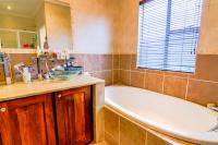  of property in Raslouw