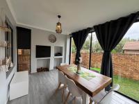 2 Bedroom 1 Bathroom Flat/Apartment for Sale for sale in Wierdapark