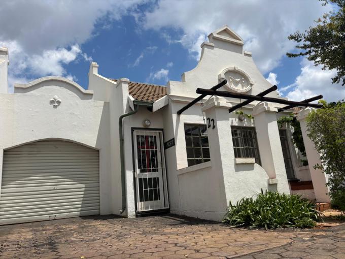 2 Bedroom Retirement Home for Sale For Sale in Die Hoewes - MR677139