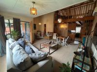  of property in Die Hoewes
