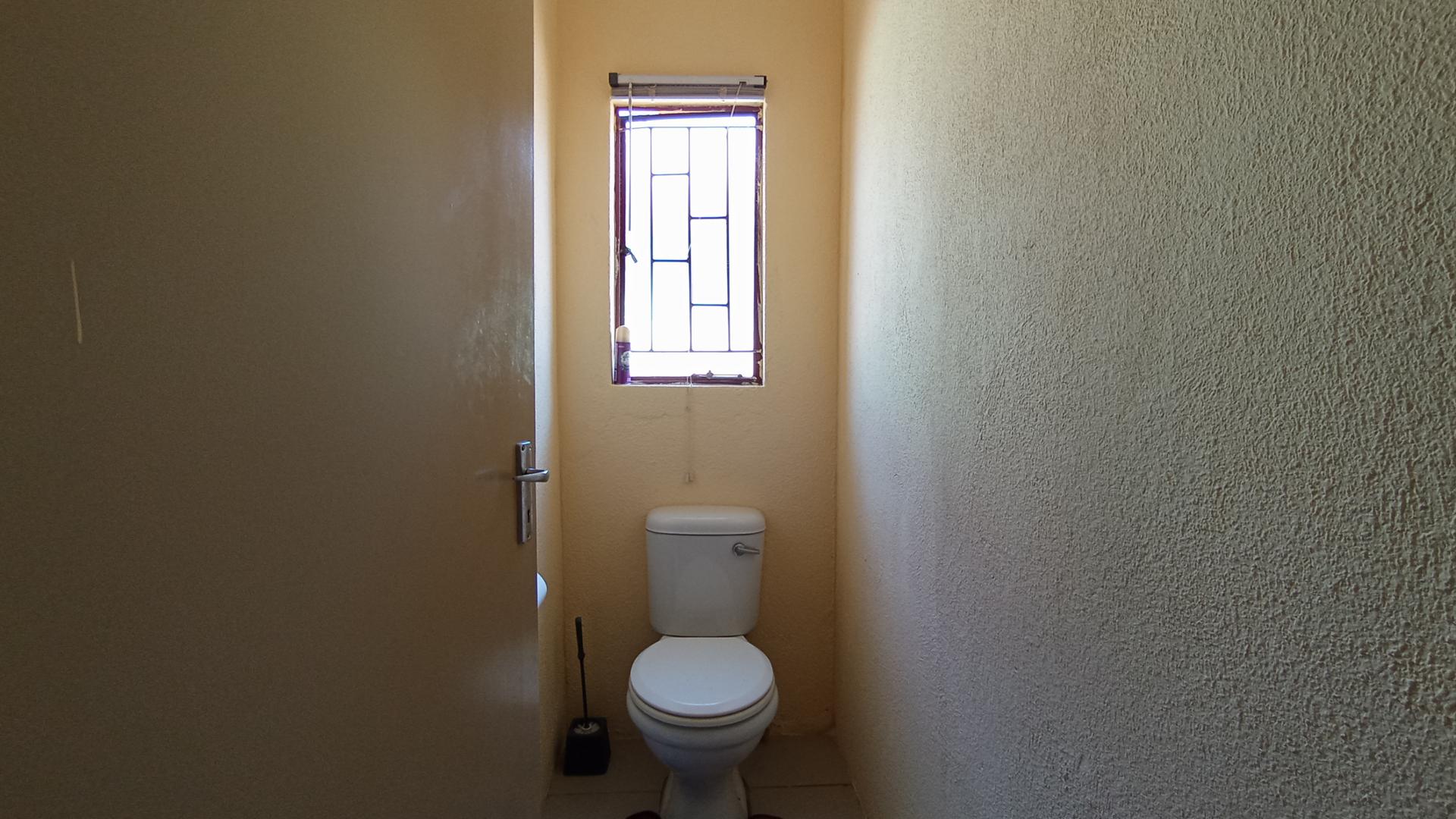 Bathroom 1 - 6 square meters of property in Soshanguve East