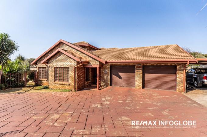 4 Bedroom House for Sale For Sale in Hennopspark - MR677152