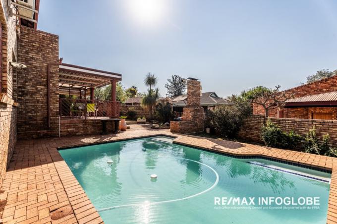 4 Bedroom House for Sale For Sale in Hennopspark - MR677152
