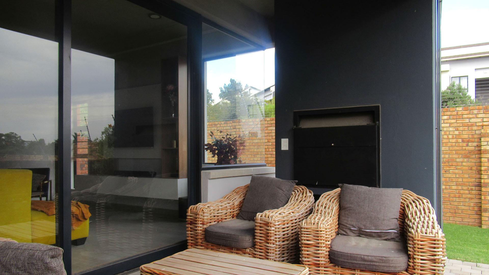 Patio - 19 square meters of property in Zandspruit