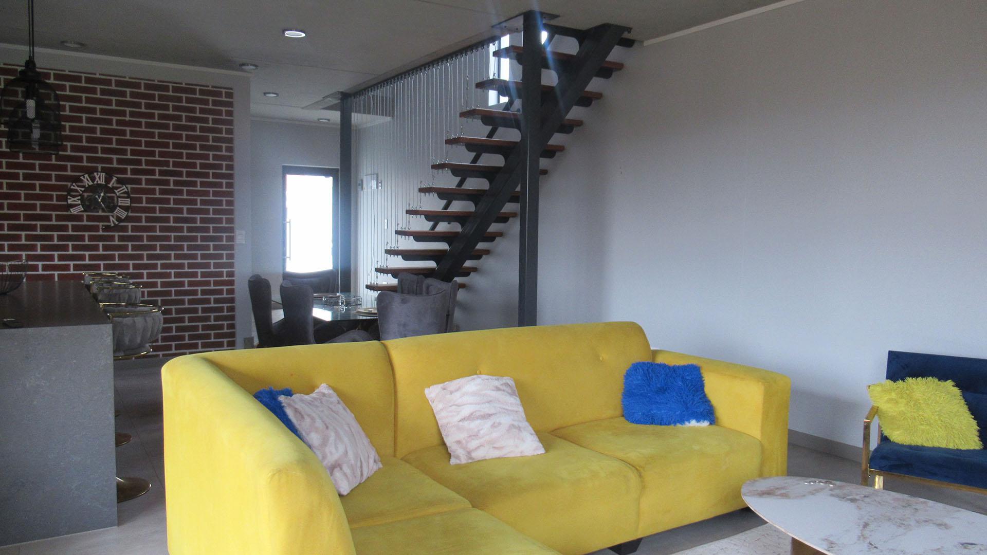 Lounges - 22 square meters of property in Zandspruit