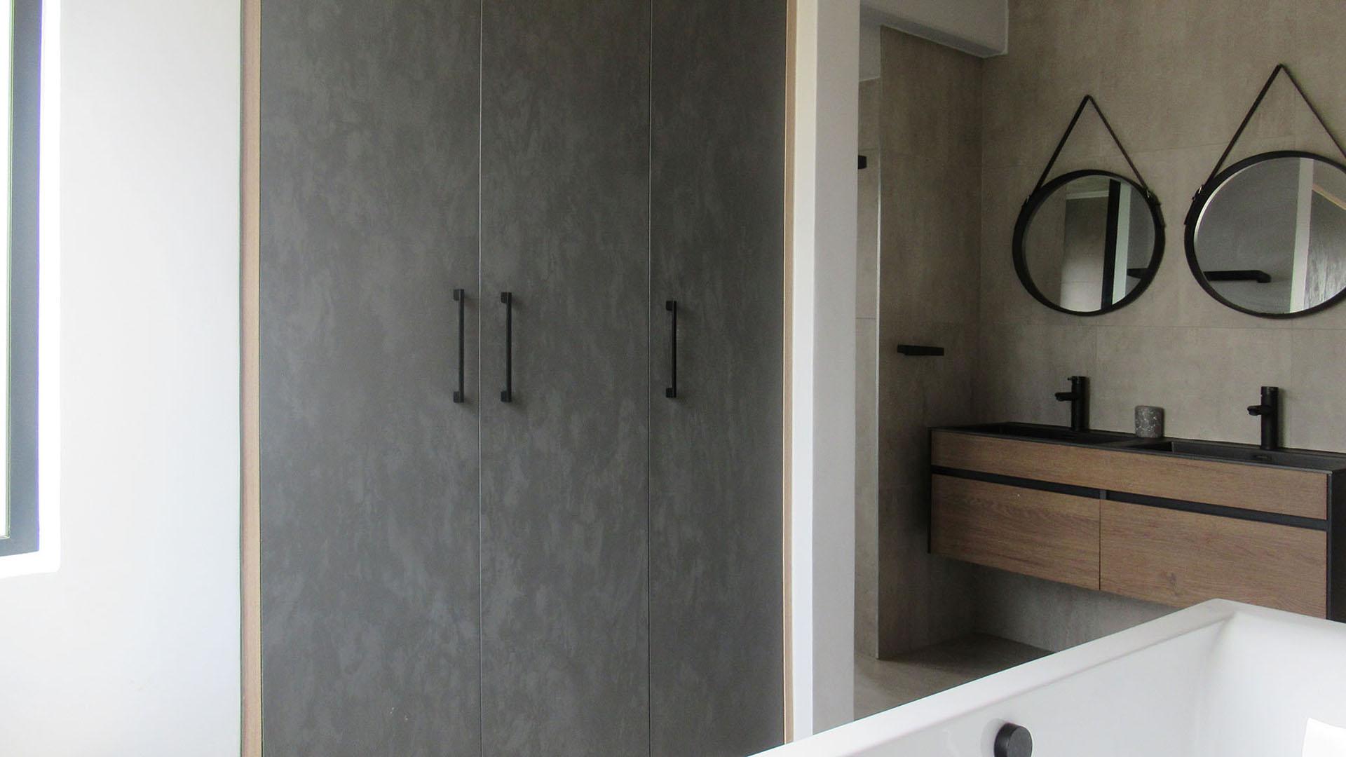 Main Bathroom - 13 square meters of property in Zandspruit