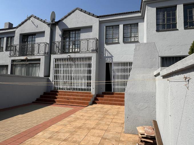 3 Bedroom Sectional Title for Sale For Sale in Zwartkop - MR677156