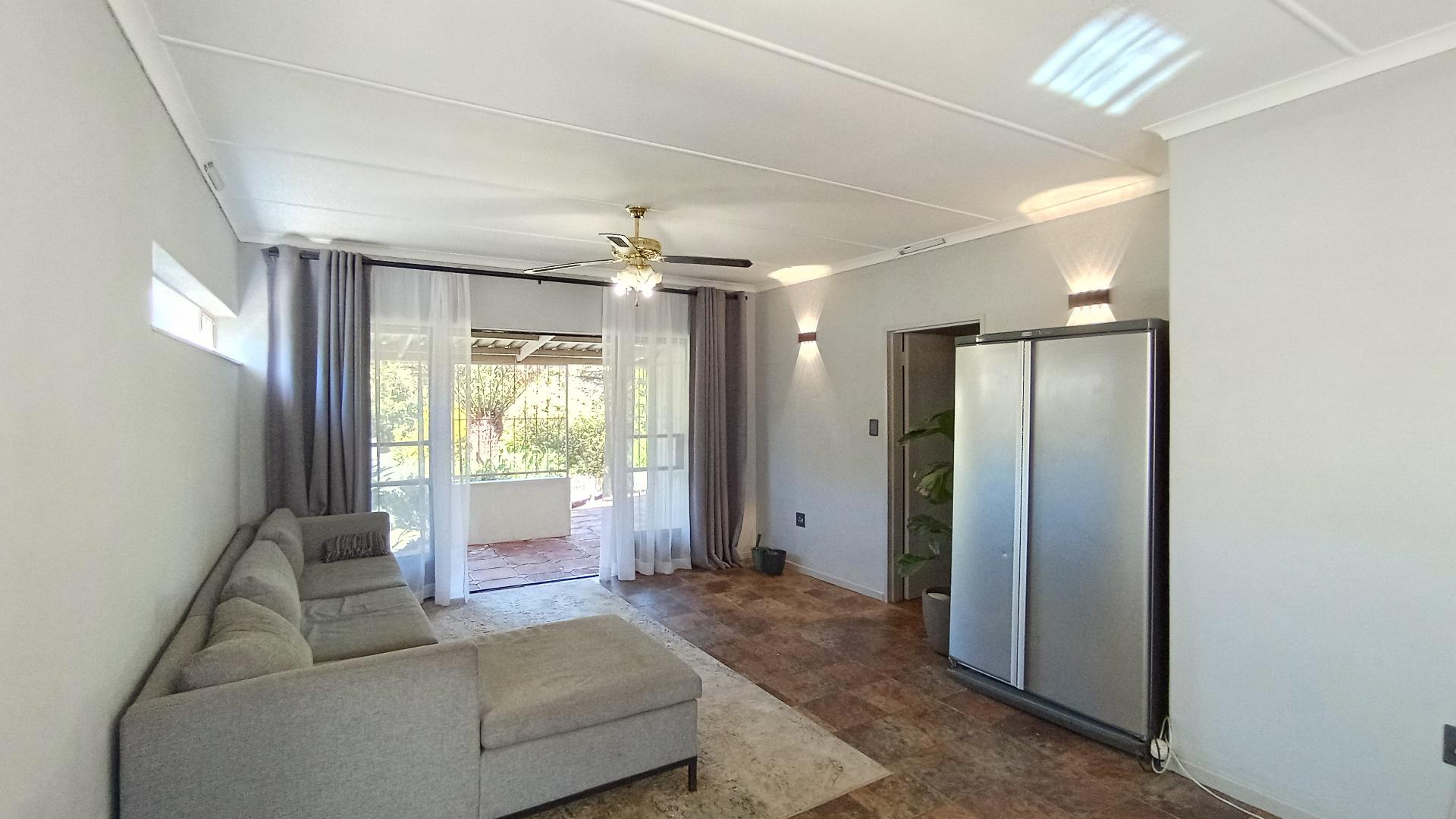 Lounges - 19 square meters of property in Howick