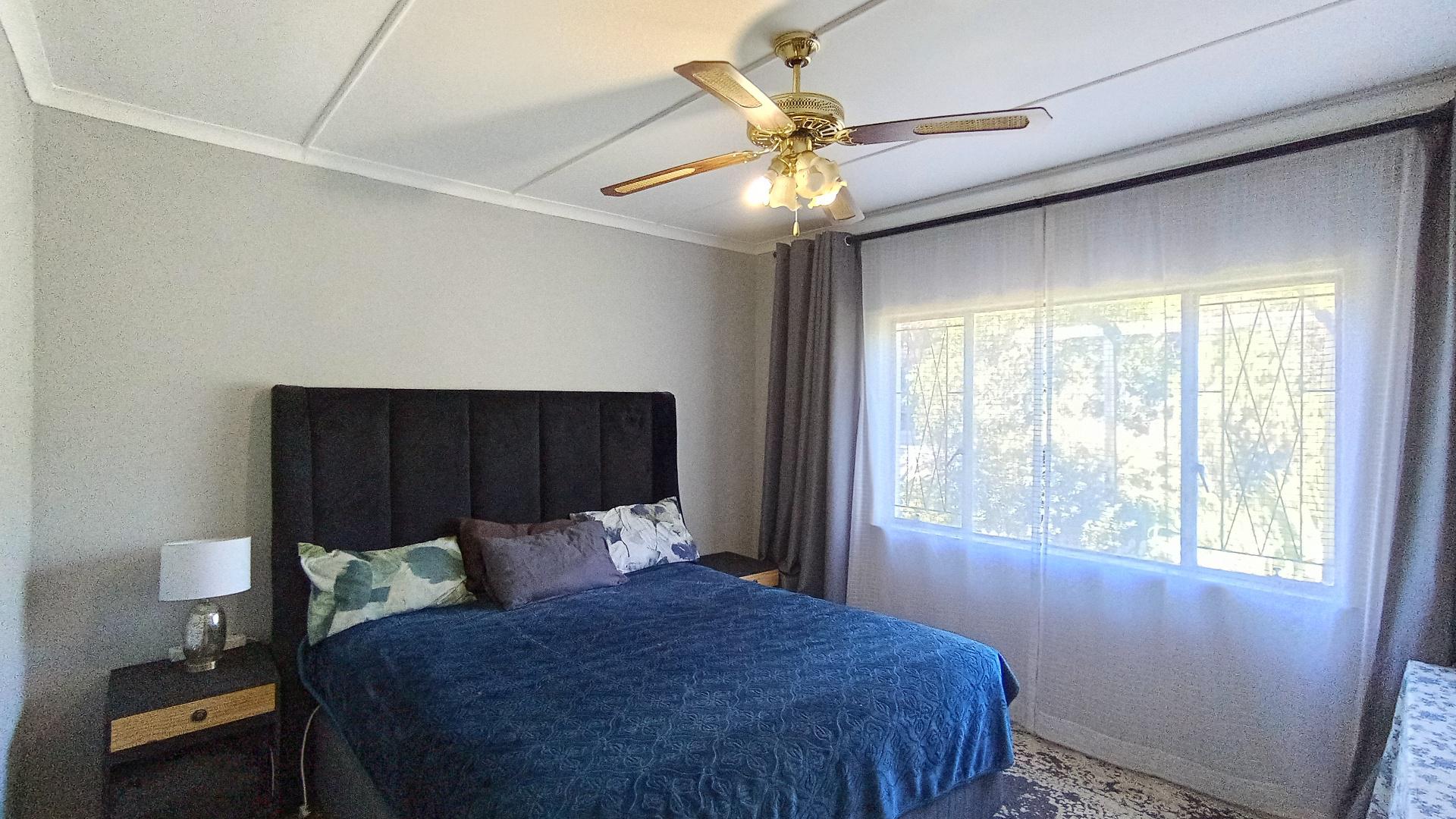Main Bedroom - 16 square meters of property in Howick