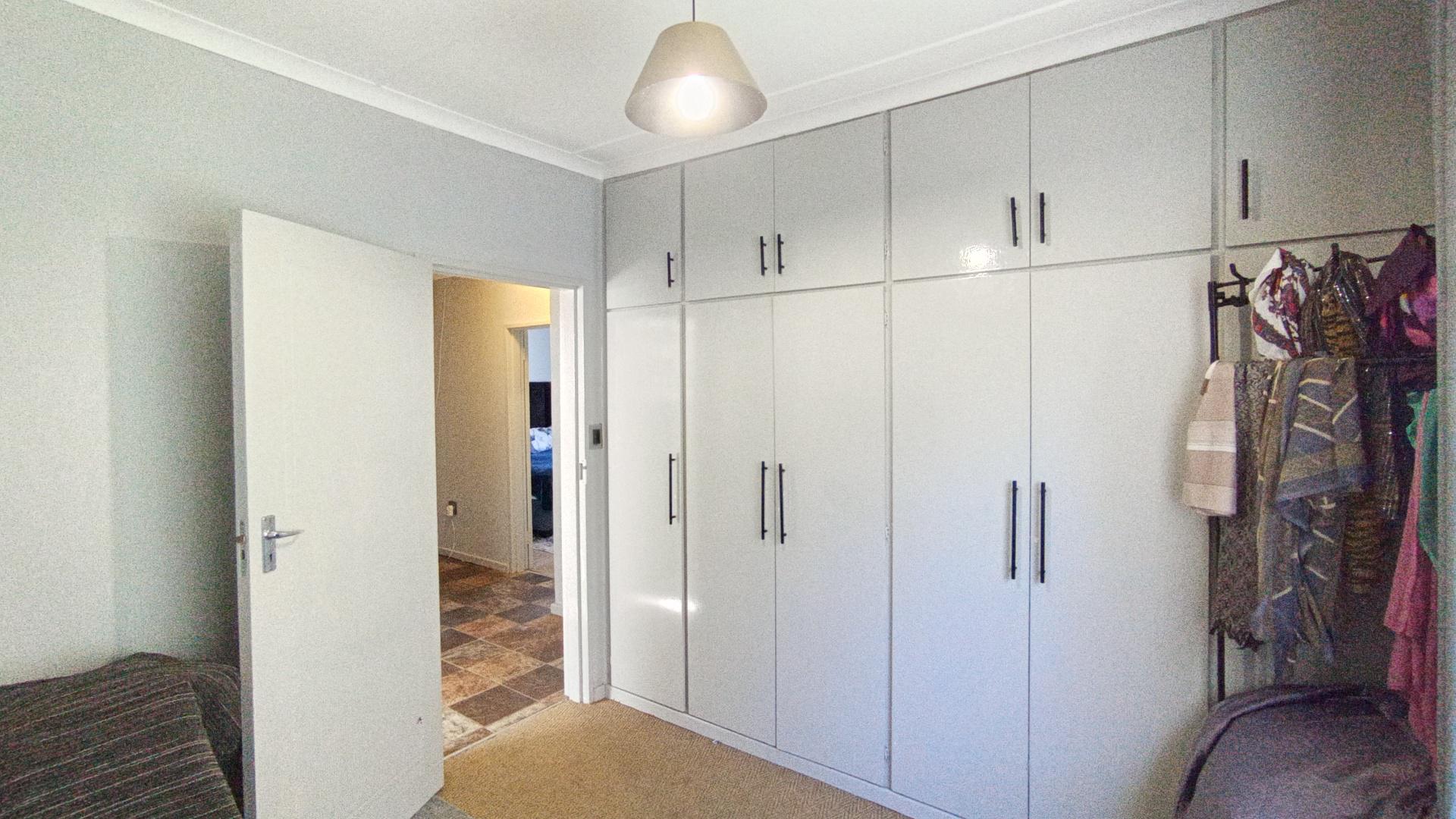 Bed Room 1 - 13 square meters of property in Howick