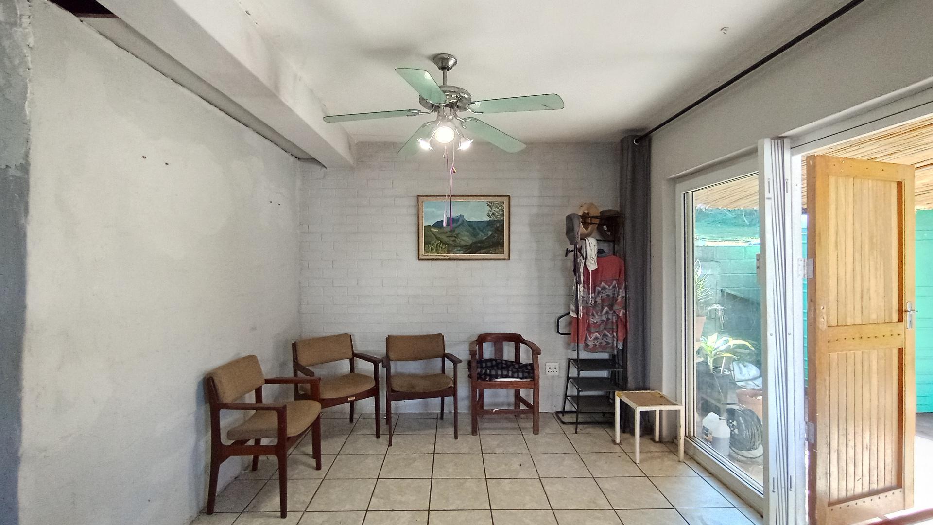 Flatlet - 56 square meters of property in Howick