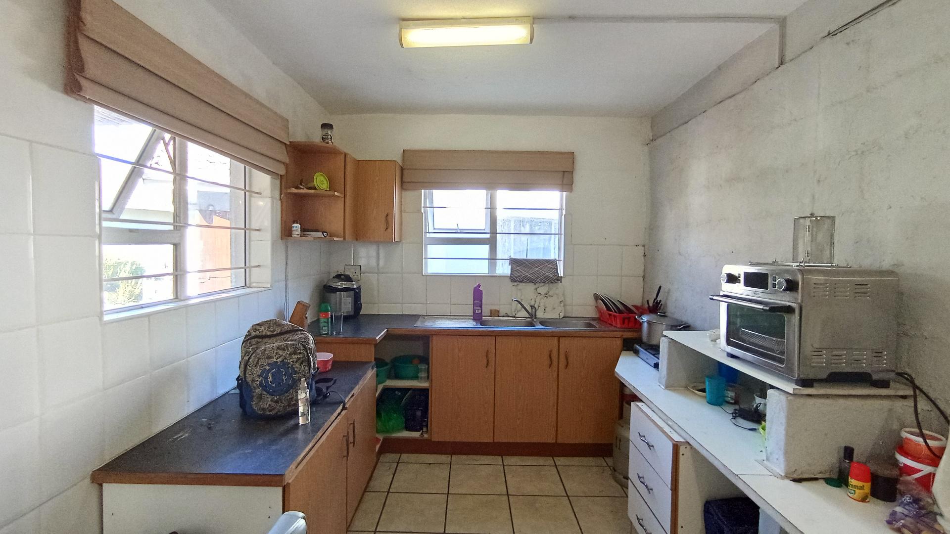 Kitchen - 25 square meters of property in Howick