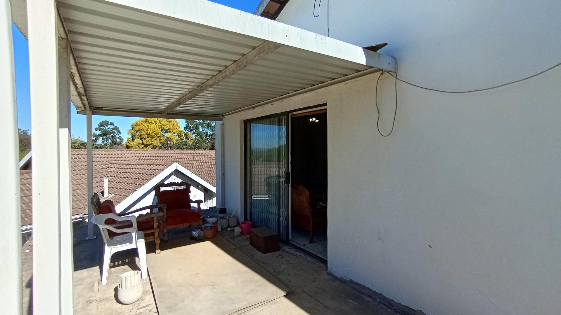 Balcony - 35 square meters of property in Howick
