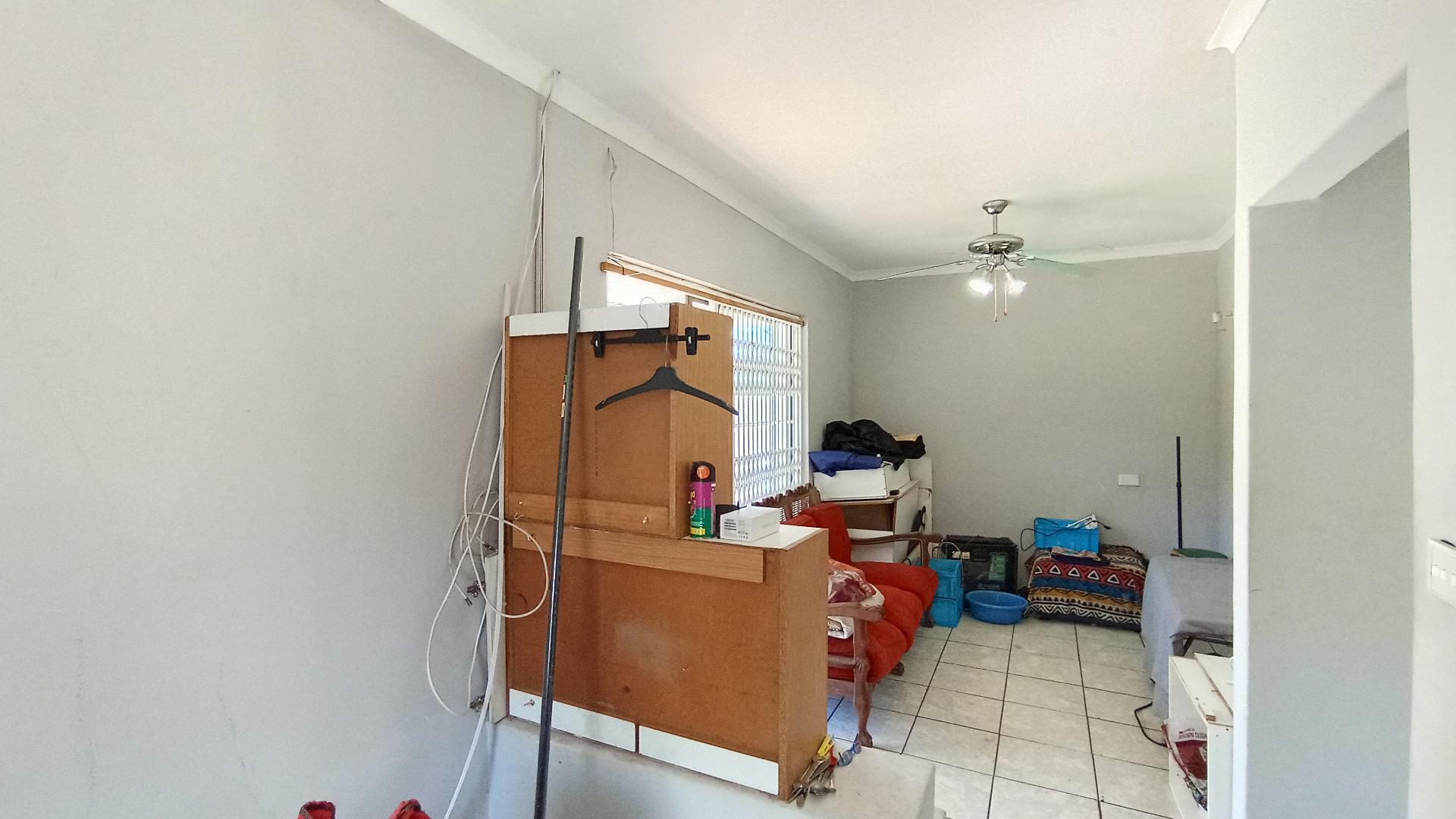 Flatlet - 56 square meters of property in Howick