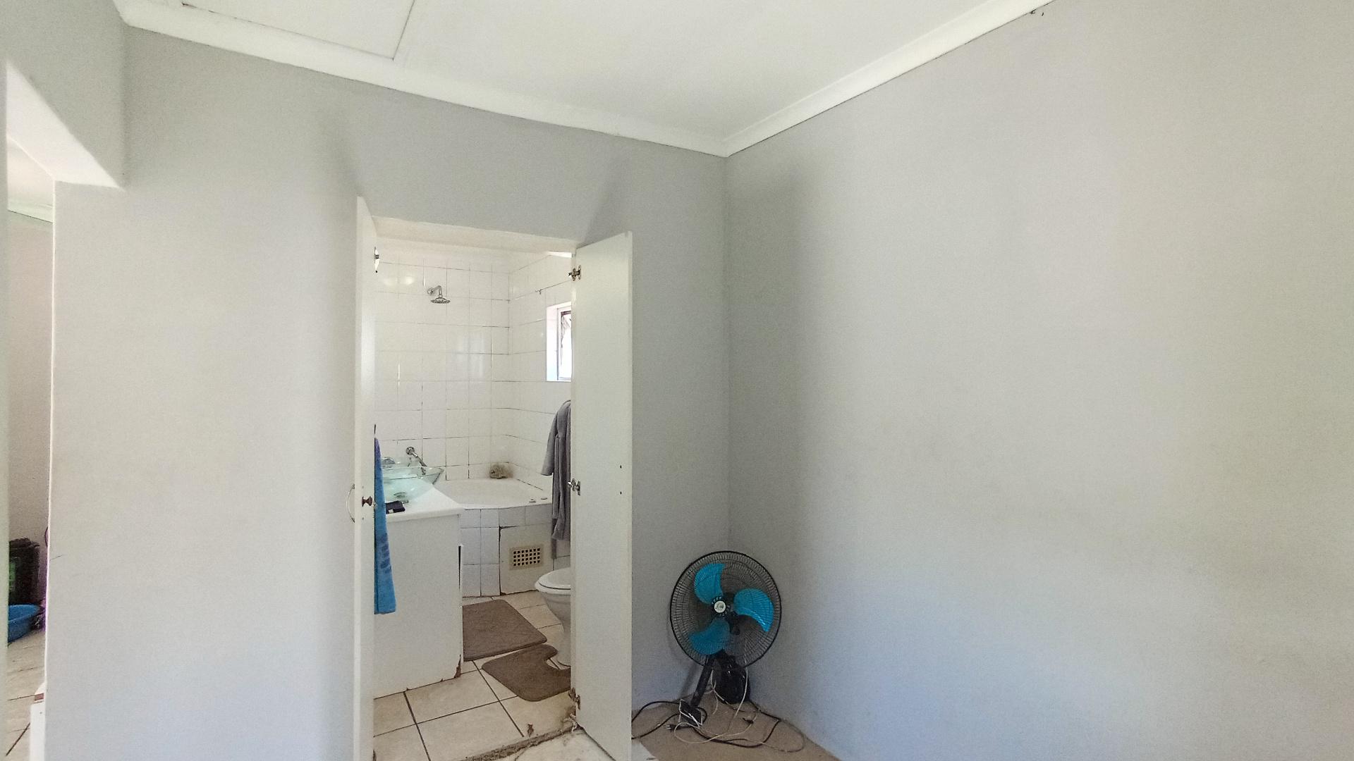 Flatlet - 56 square meters of property in Howick