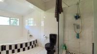 Main Bathroom - 14 square meters of property in Howick