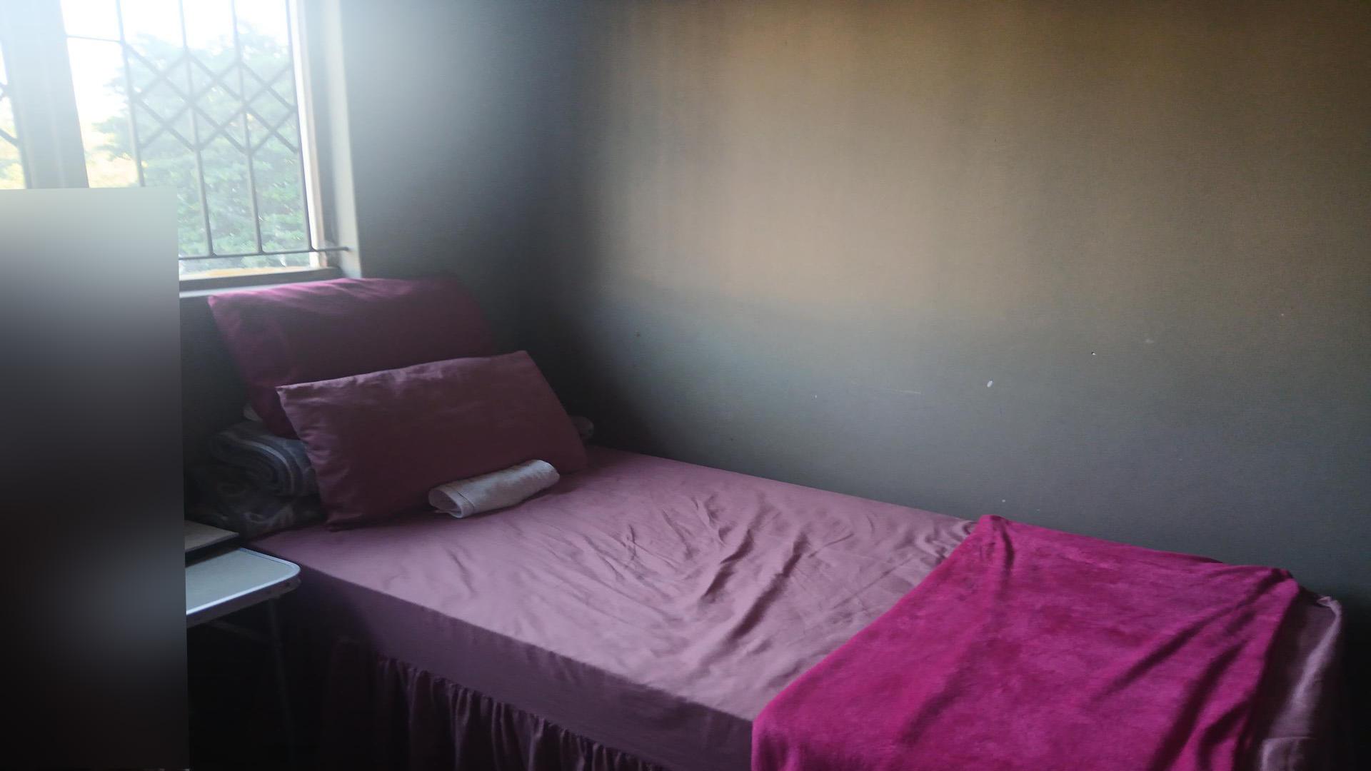Bed Room 1 of property in Mariannhill Park