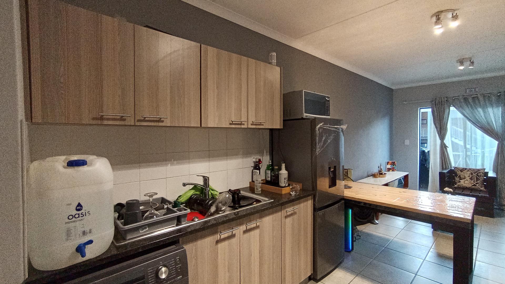Kitchen - 9 square meters of property in Umbogintwini