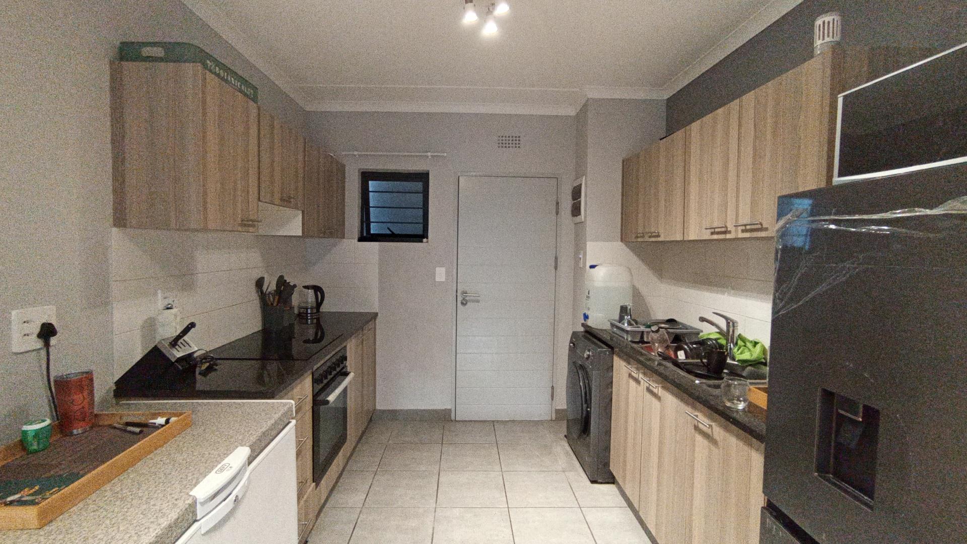 Kitchen - 9 square meters of property in Umbogintwini
